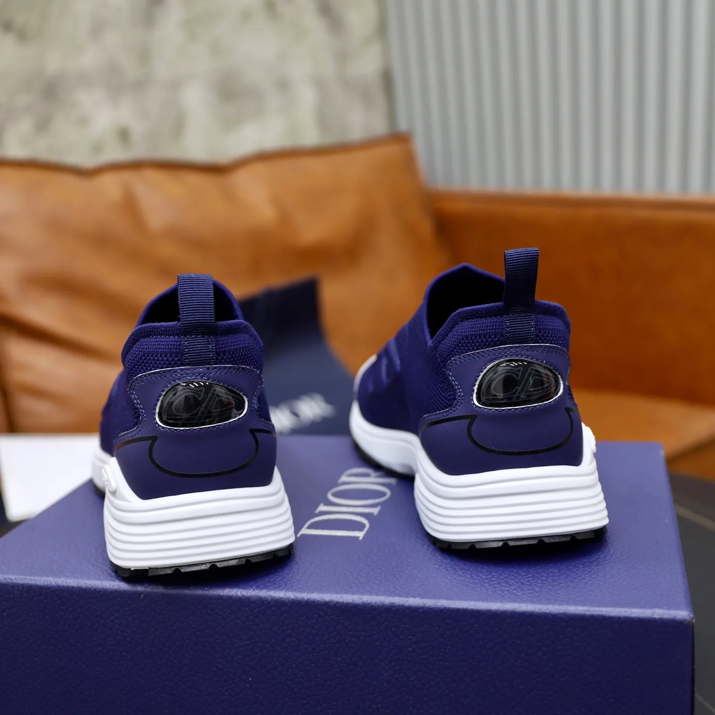 Ex-factory price: 520💰Dior B30’s latest hot model is shipped, the original version is manufactured 1:1 ▪️ Fabric: Original customized fly weave ▪️ Lining: Imported breathable mesh ▪️ Sole: Original molded non-slip outsole ▪️ Size: 38-46 (45 and 46 are custom-made and cannot be returned or exchanged)